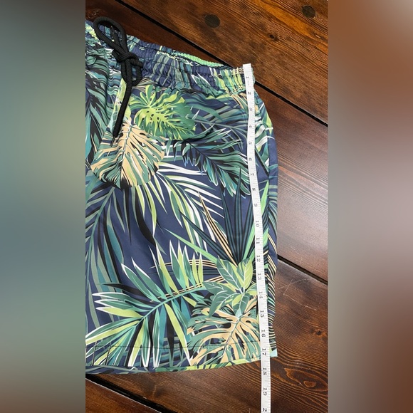 Men’s Size Medium Swim Trunks Board Shorts Not Lined Floral Palm Drawstring - Picture 7 of 11
